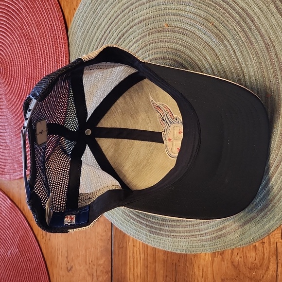 Autographed Reebok Tennesse hat - Picture 2 of 4